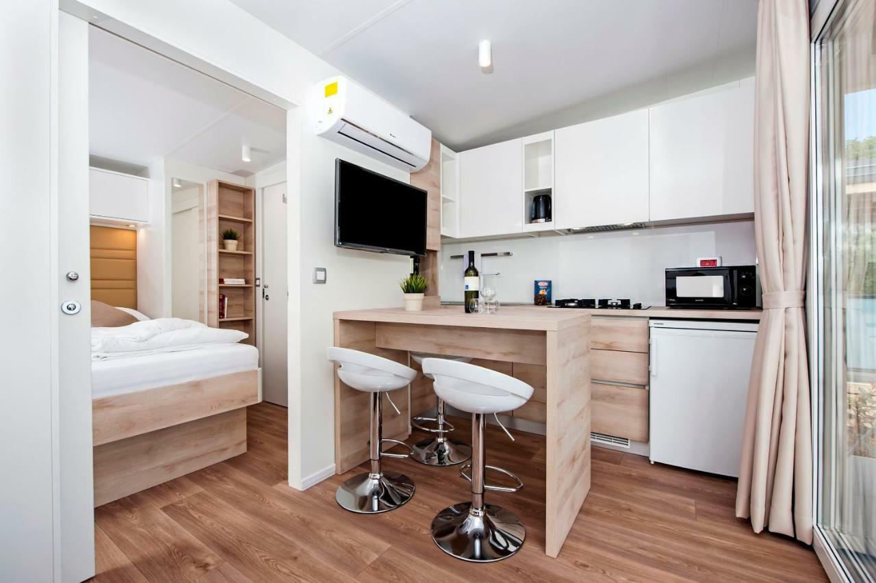 Eurocamp Mobile Homes At Fkk Nudist Campsite Solaris Tar-Vabriga Ngoại thất bức ảnh