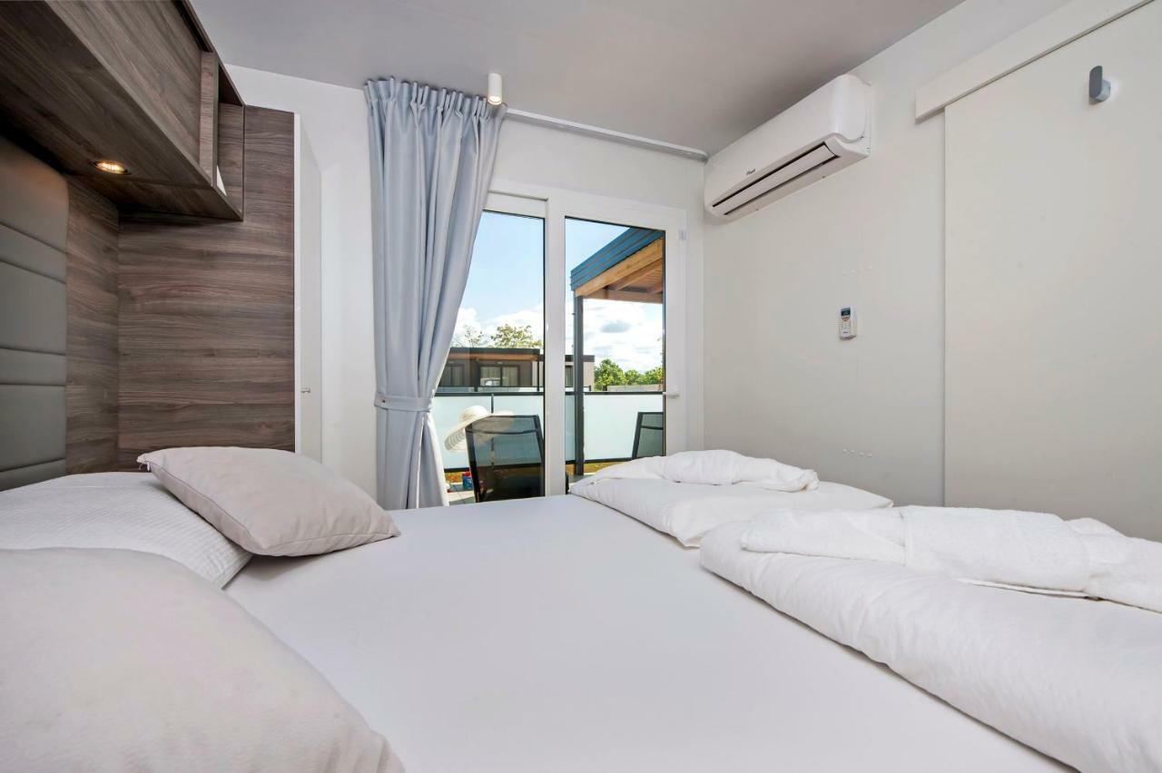 Eurocamp Mobile Homes At Fkk Nudist Campsite Solaris Tar-Vabriga Ngoại thất bức ảnh