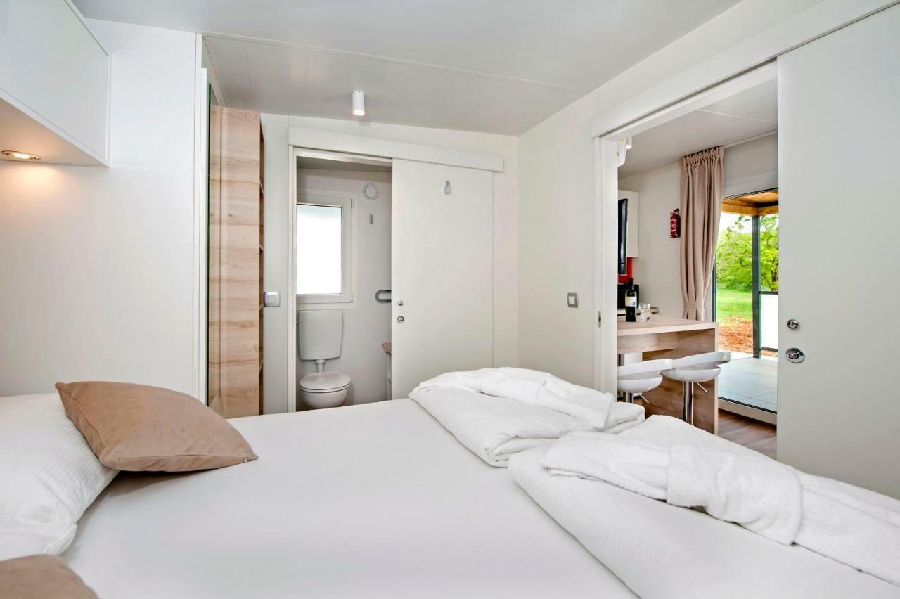 Eurocamp Mobile Homes At Fkk Nudist Campsite Solaris Tar-Vabriga Ngoại thất bức ảnh